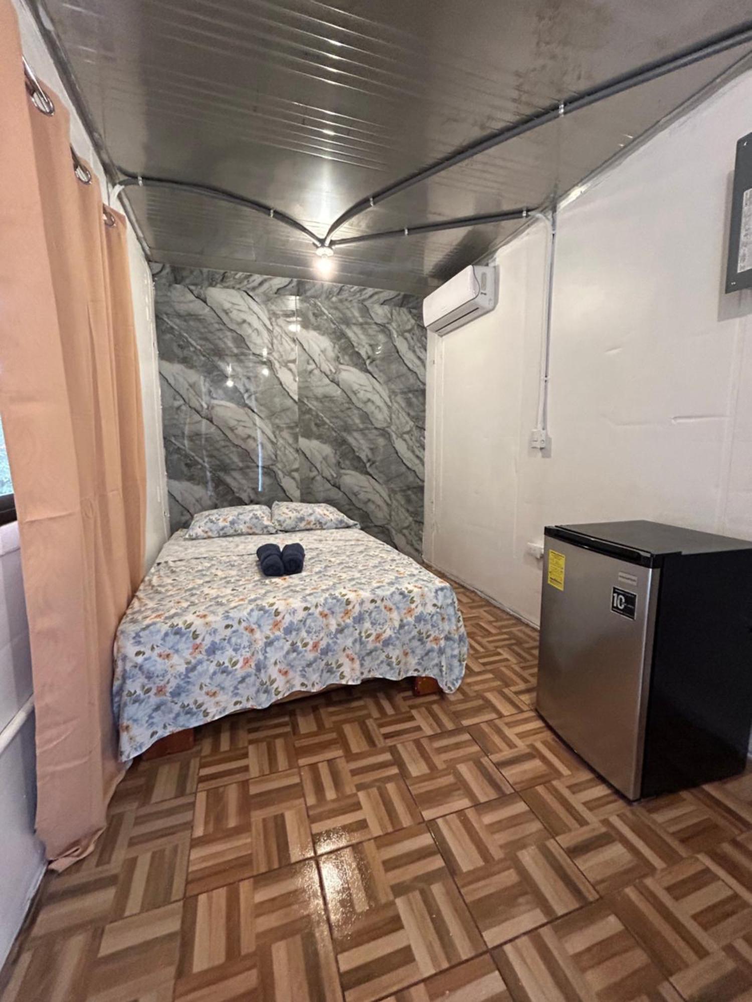 Ballena Oasis Homes & Glamping Увита Экстерьер фото